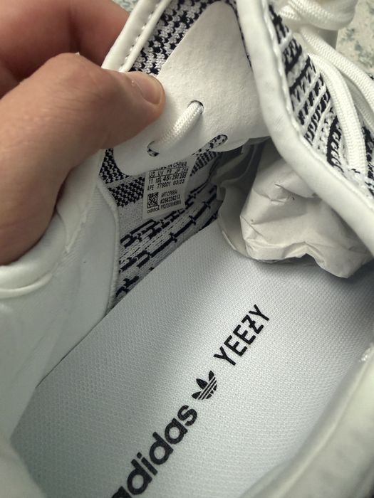 Yeezy Boost 350 V2 Zebra