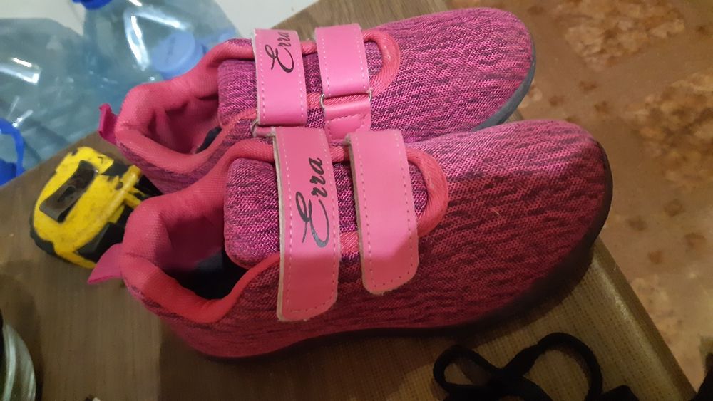 Кроссовки на девочку