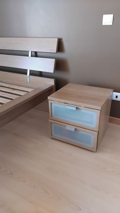 Cama Sultan Lade ikea + 2 mesas de cabeceira