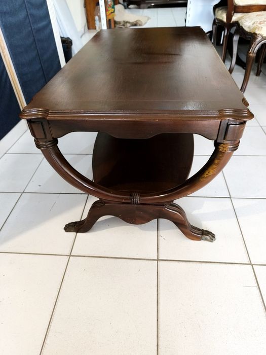 Mesa de Centro Clássica em Madeira