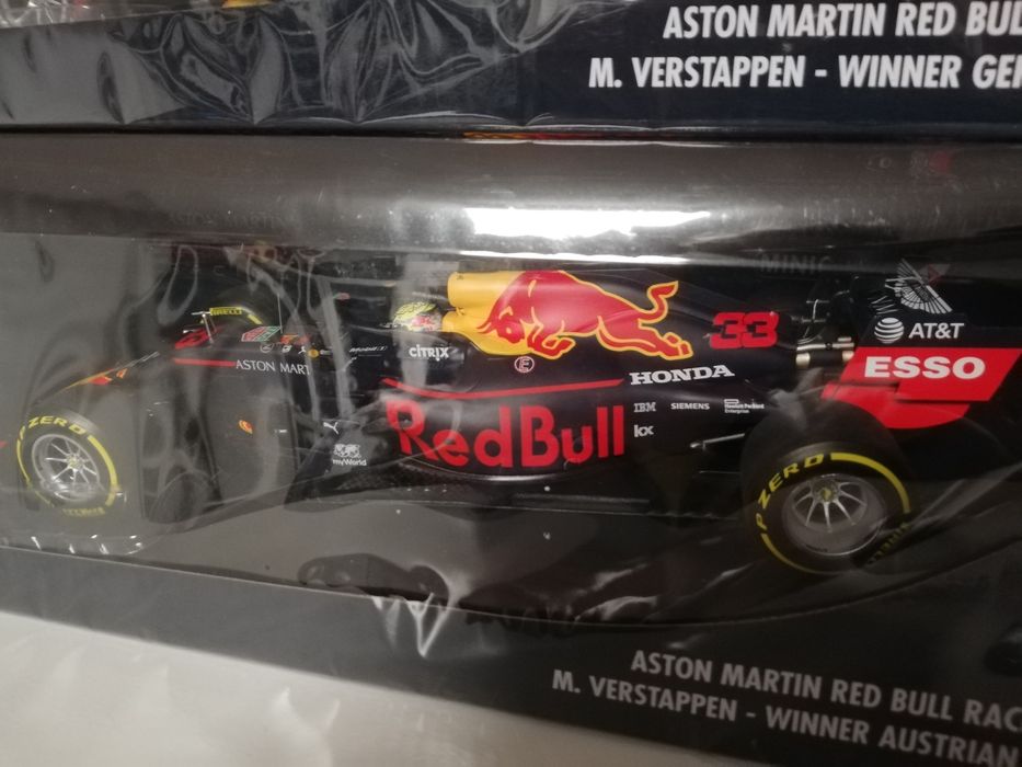 1:18 Fórmula 1 Max Verstappen, Red Bull RB15, Minichamps (NOVA)