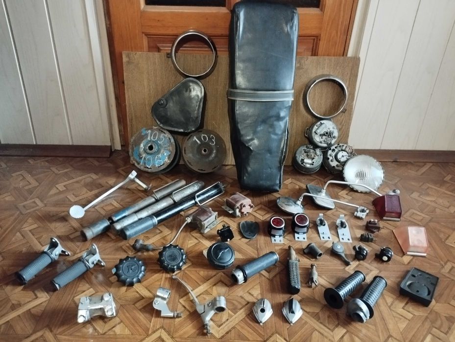 Сідло до мотоцикла   М 1 М.  ( запч.  Ковровец ) (М 104 )