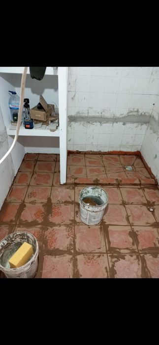 LADRILHOS E PINTURAS