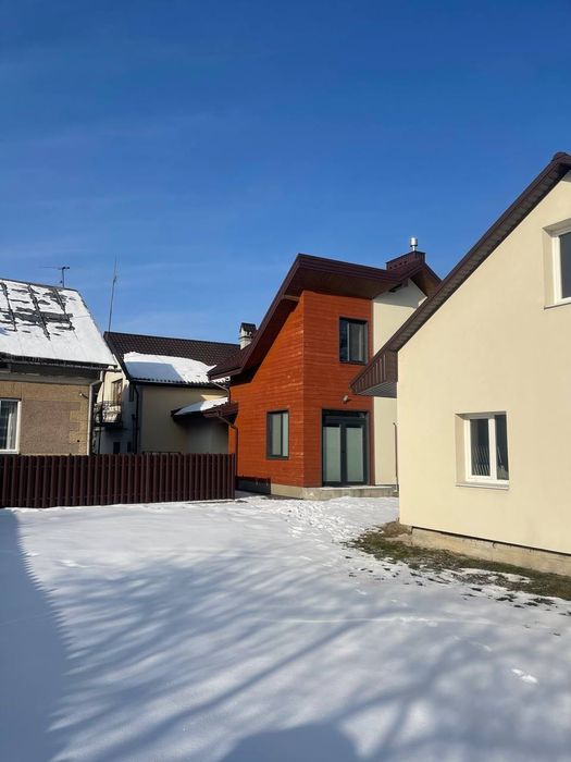 Оренда нового будинку спарки з окремим входом в Брюховичах