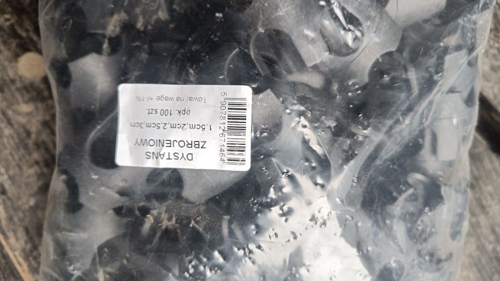 Dystanse zbrojeniowe