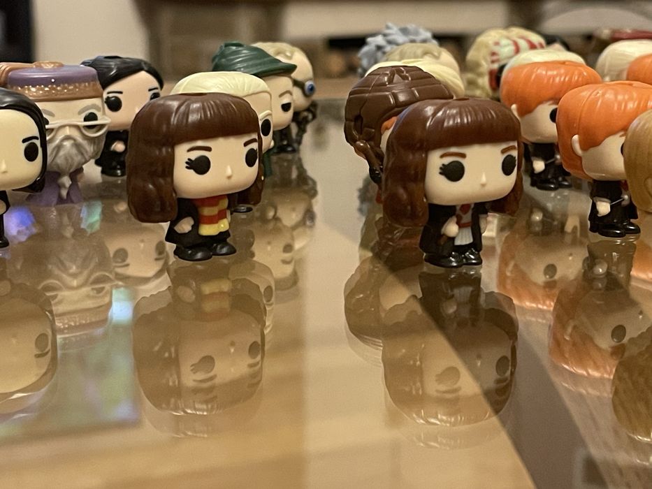 Одна рандомна фігурка + маленький сюрприз від мене