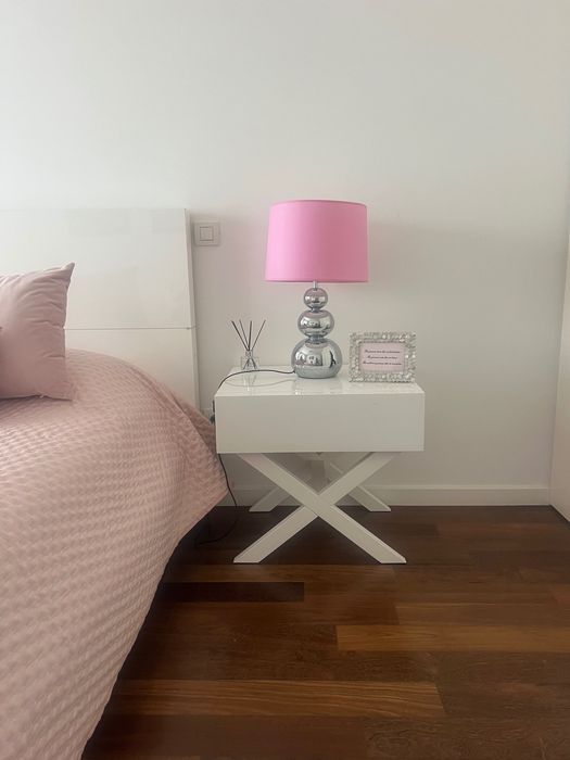 Abajur rosa novo