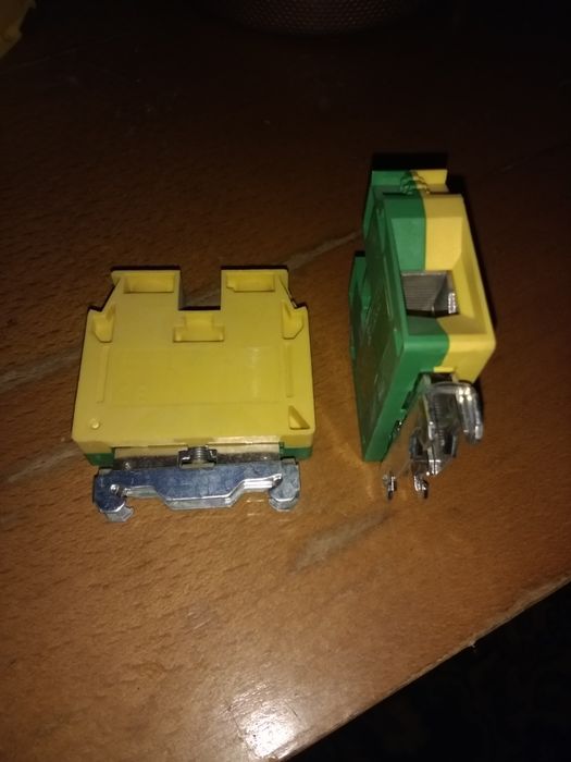 Продам 4 клемника производство италия