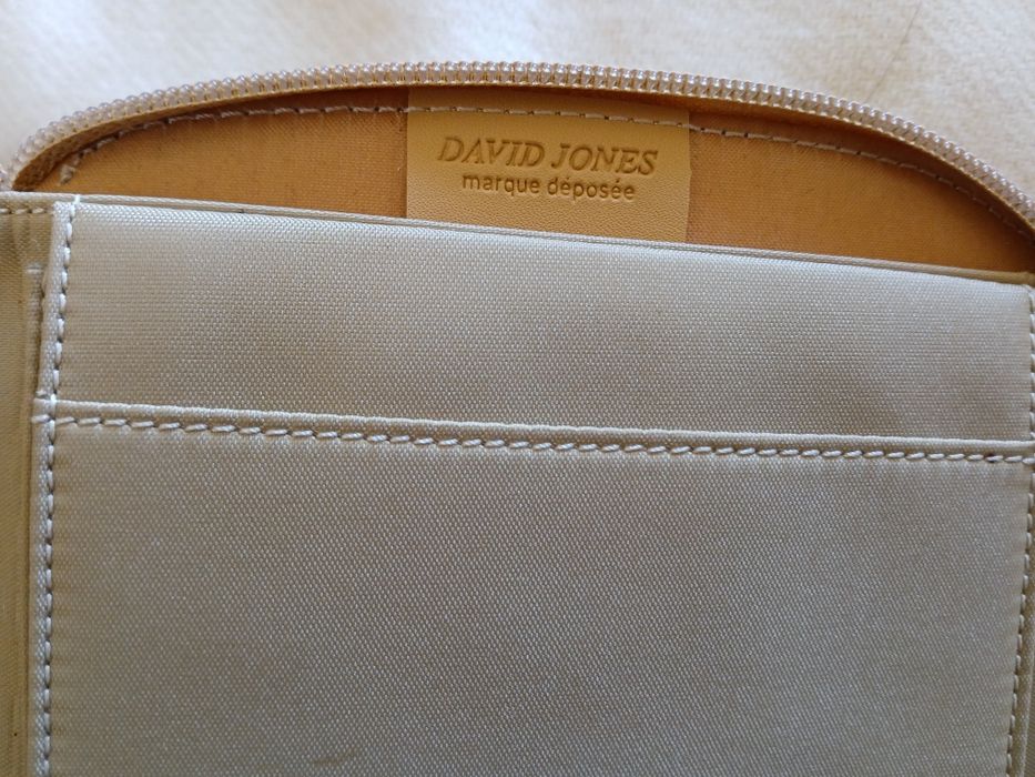 Bolsa a tiracolo marca David Jones