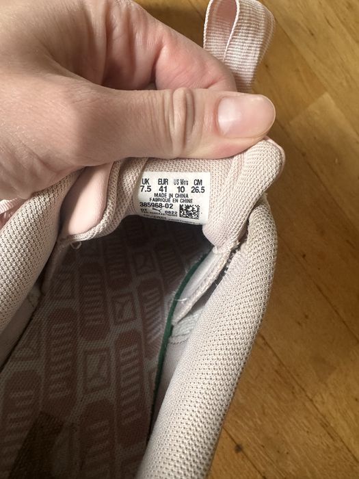 Кросівки Puma, 41 р. Шкіра.Ззовні стан ідеальний, всередині на пятці є дефект.