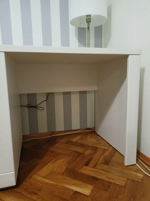 Białe biurko w bardzo dobrym stanie