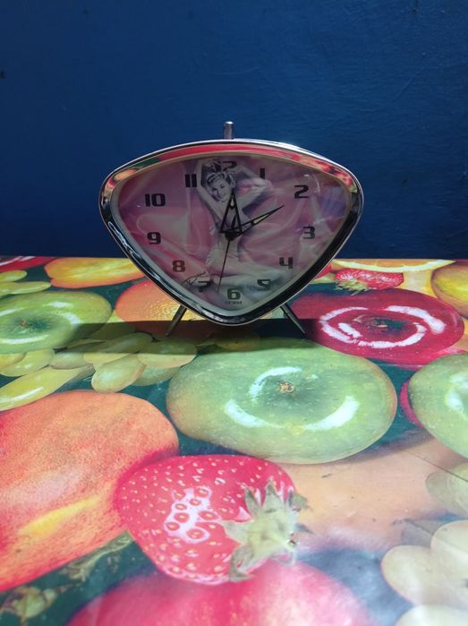 Продам винтажные часы