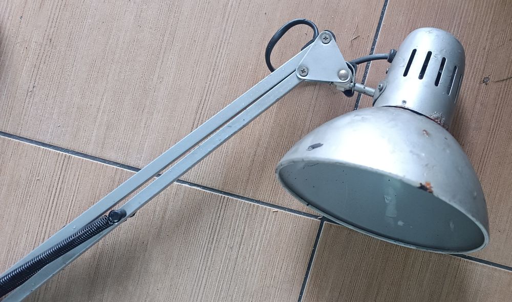 Lampa biurkowa kreślarska