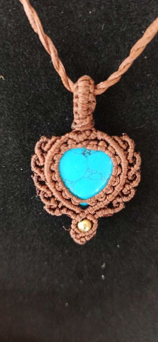 Colares em Micromacrame