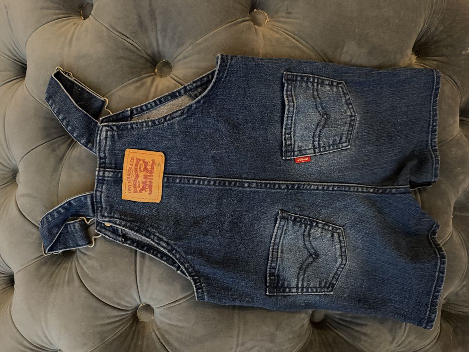Продам комбінезон Levis !! На 2 р  трішки більшомірить !! Оригінал