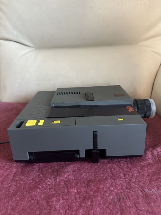 Projetor slides Rotomatic 740 AF Zoom