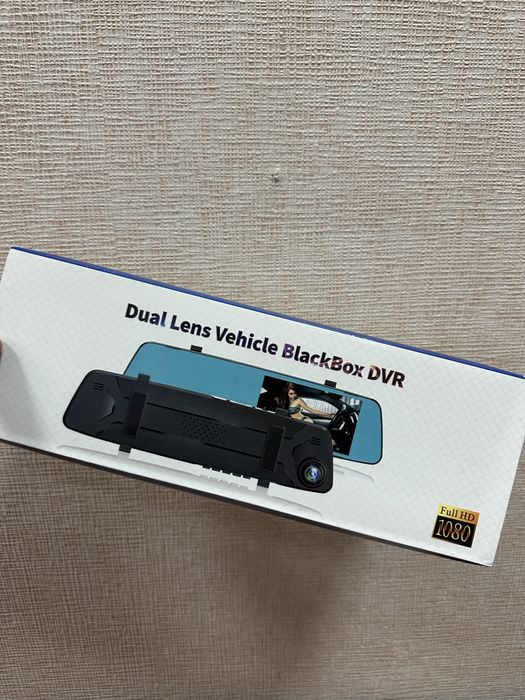 Зеркало видеорегистратор с камерой заднего вида