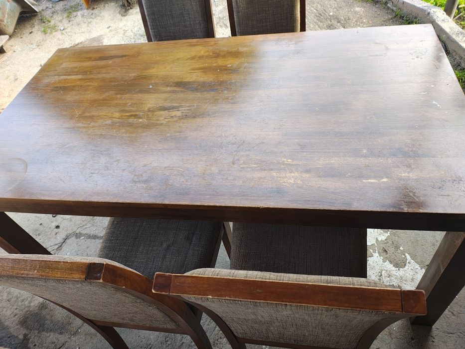 MESA EM MADEIRA com 4 Cadeiras.(ENTREGA grátis))