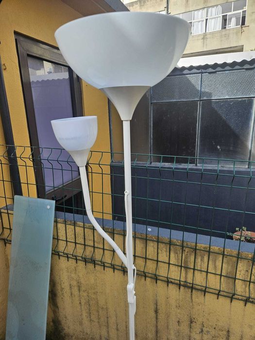 Candeeiro Branco Alto