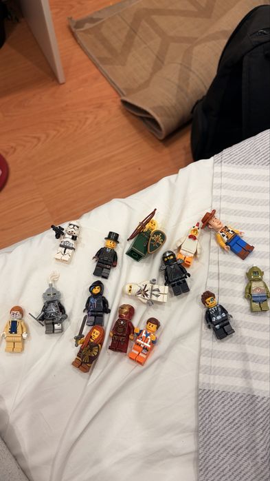 Lote LEGO ~10kg - Minifiguras Star Wars, Marvel, Ninjago + Peças Soltas