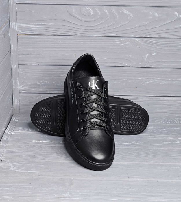 Кожаные мужские закрытые черные белые базовые кеды кроссовки!!