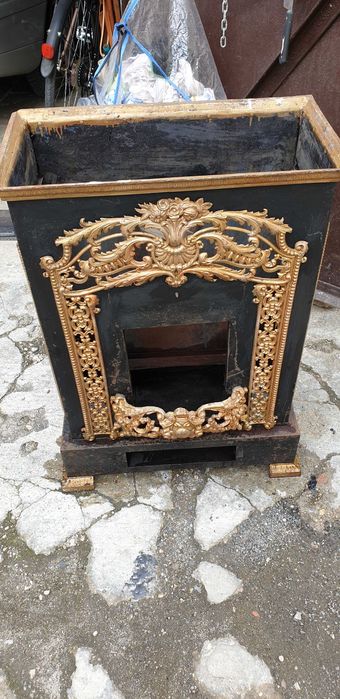 Kominek zabytkowy sygnowany myśliwski