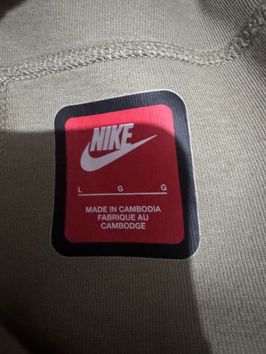 продам штани nike tech fleece