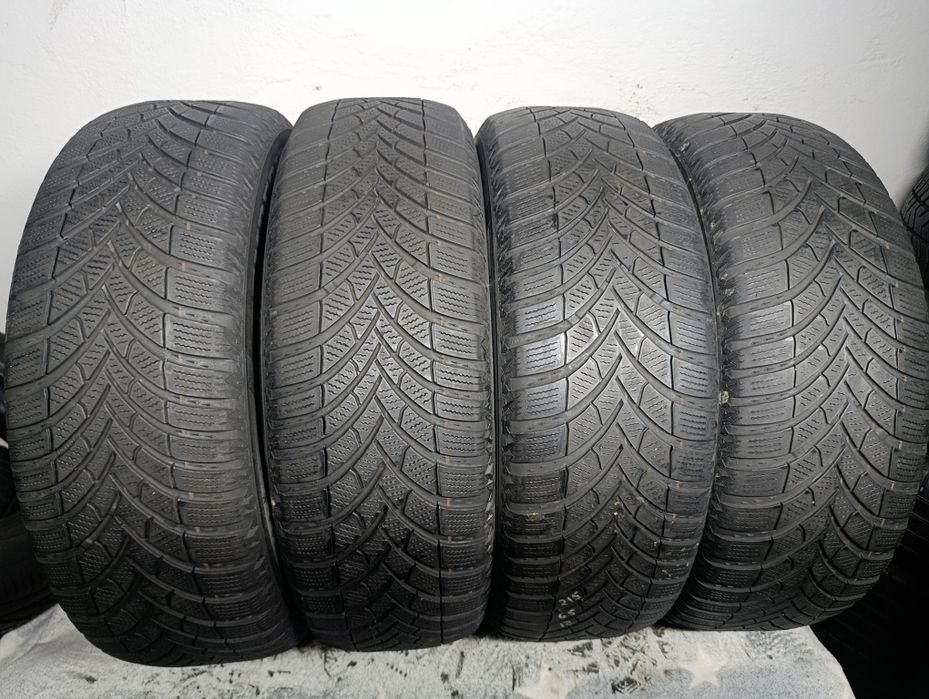 Шини резина 215*65 R17 Semperit