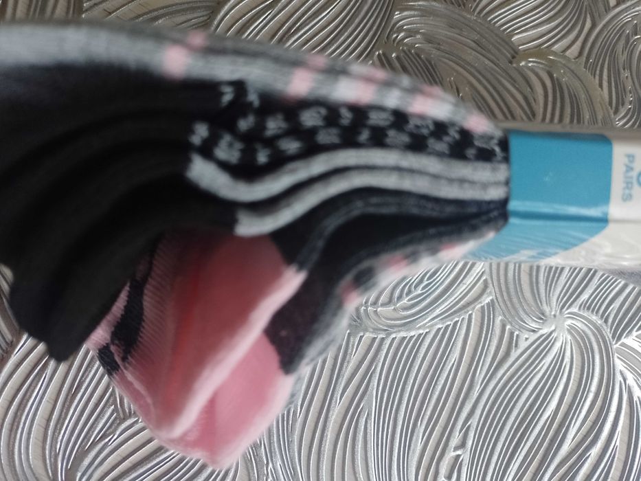 Pięć par stopek, skarpet