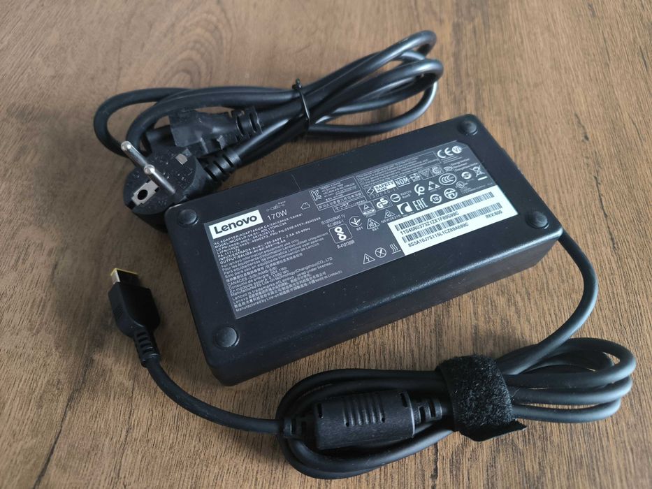 Продам оригинальное зарядное устройство для ноутбуков Lenovo 170W прямоугольный разъем