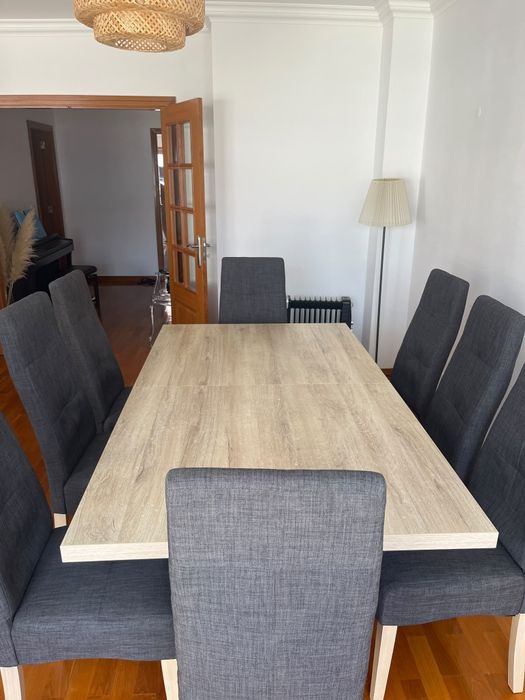 mesa com cadeiras