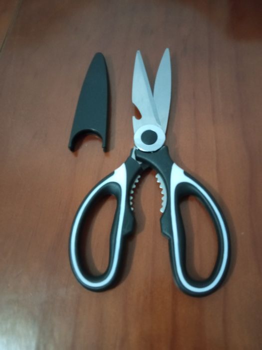 Tesoura de cozinha multifuncional