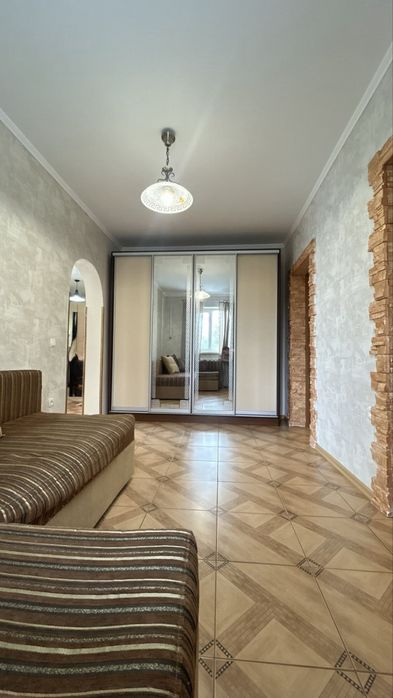 Продам гарний будинок 70км від м.Києва