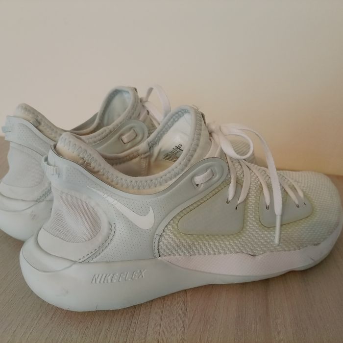 Buty damskie do biegania