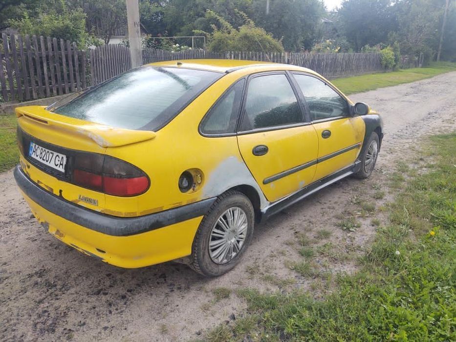 Renault Laguna ...