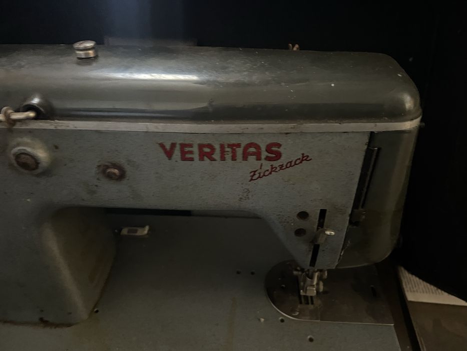 Швейна машина Veritas