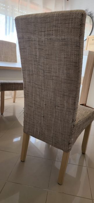 Conjunto de mesa com 4 cadeiras