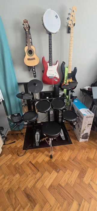 Bateria Eletrônica Alesis Turbo Mesh + Banco + Tapete