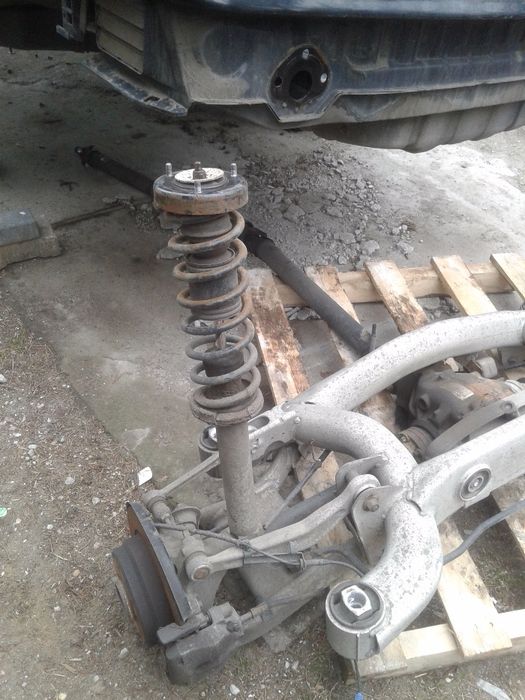 BMW 5 E-39 E39 SEDAN Amortyzatory tył Tylne Komplet Oryginał