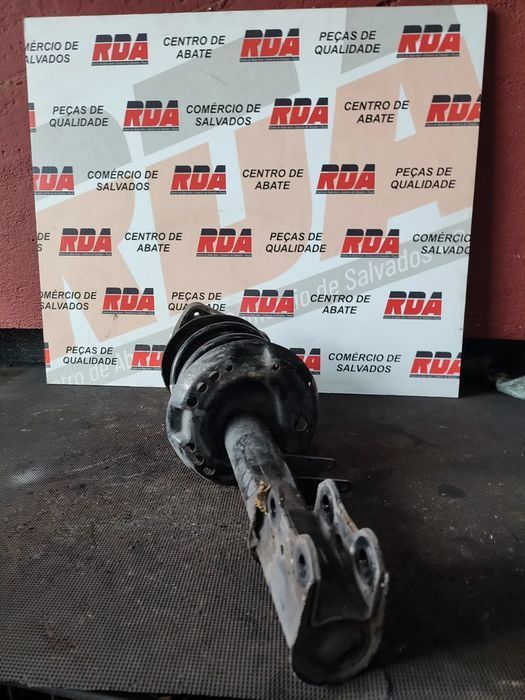 SUSPENSÃODIREITAMERCEDESCLA180