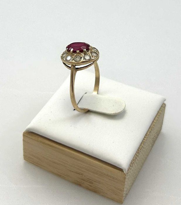 Ciekawy złoty pierścionek Au585 r17