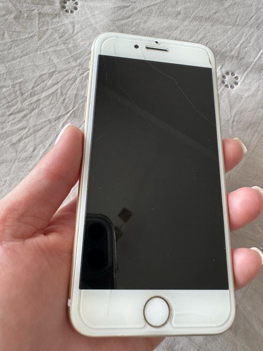 Продаю iPhone 7/32gb, потрбує заміни захисного та скла та  батареї