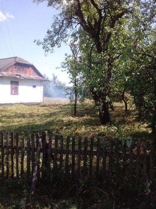 Продається хата в cелі Монастирок Оглядівський Радехівського району