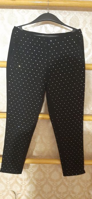 Продам брюки все в стразах