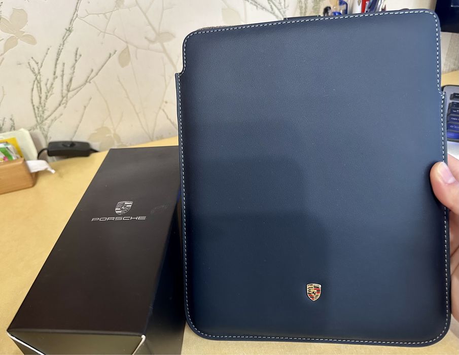 Кожанный чехол на айпад универсальный порш, чехол на iPad, Porsche
