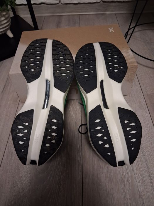 Buty On Running Max M Biało-Zielone nr 41/26cm