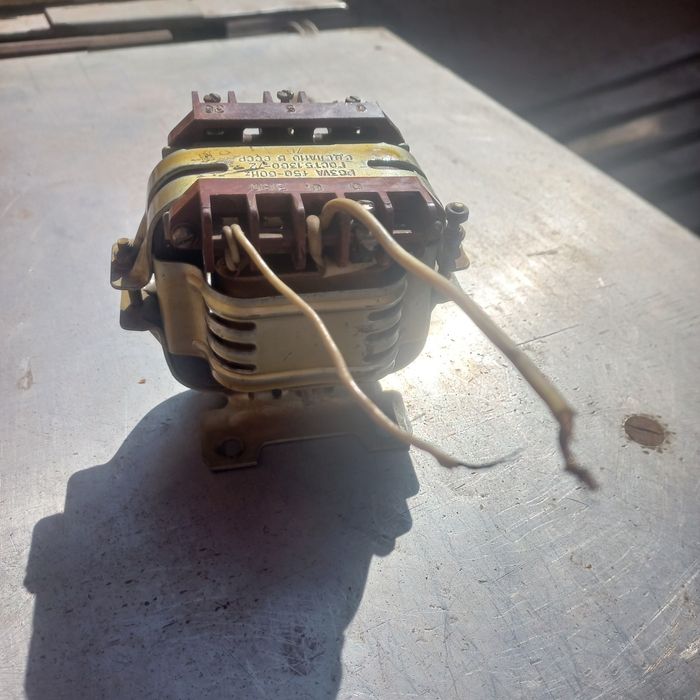 Продам трансформатори 380 і 220 в.