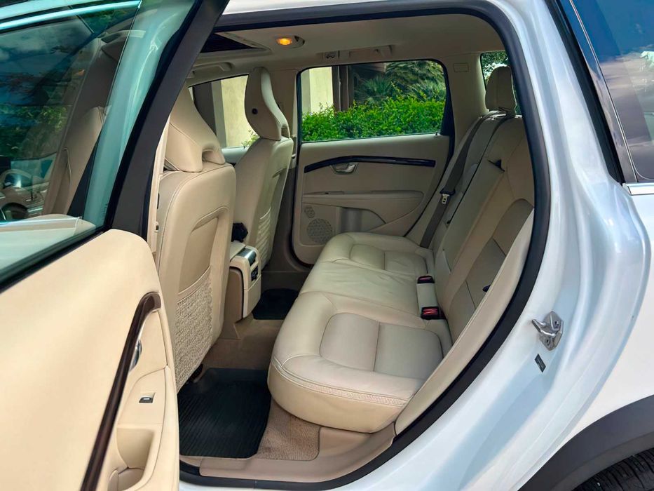 Volvo XC70      2014