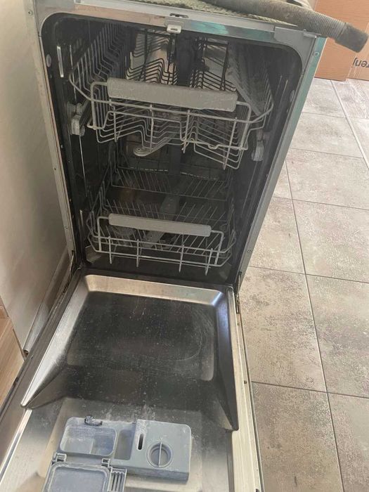 Продам посудомийку Whirpool для ремонту або на запчастини