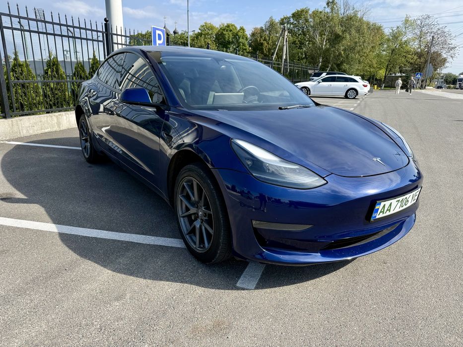 Tesla model 3 2023 залізо фосфат